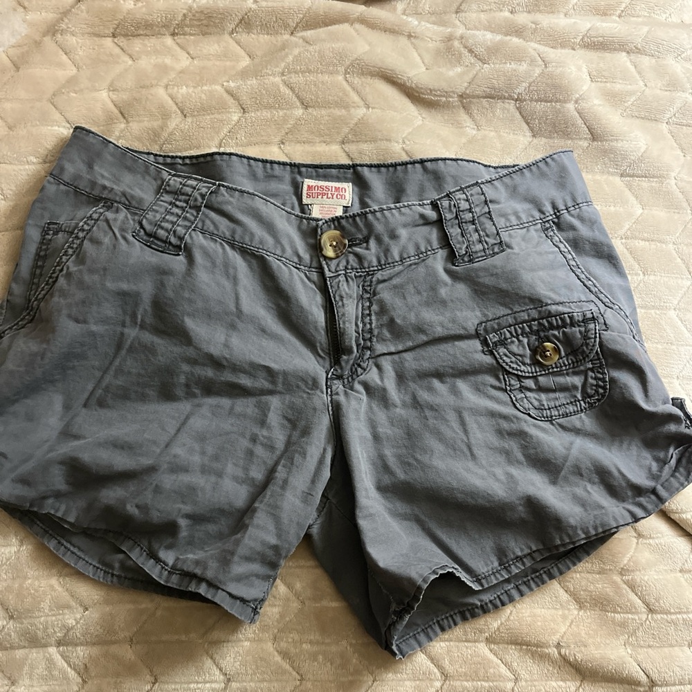 Low waisted gray cargo shorts
